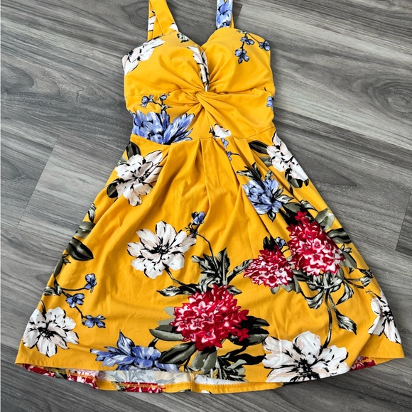 Floral Summer Dresses - Picture 3 of 4